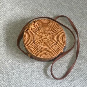 Straw bag round